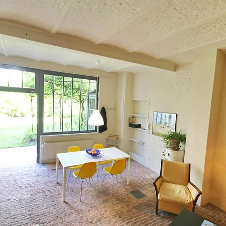 La Maison Du Fond Du Jardin * Bruksela